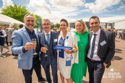 Cristelle Choiselat reçoit la médaille de l'Ordre National du Mérite.