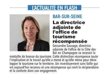 La directrice adjointe de l'office de tourisme récompensée.