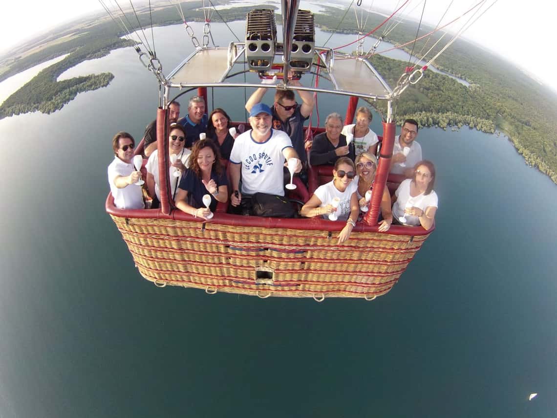 Vol AUBASSADEURS AIR FLY